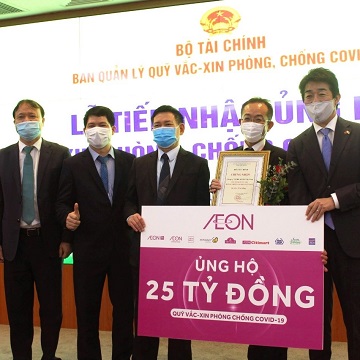 AEON group donated 25 billion vnds to Vietnam vaccine fund for Covid-19 prevention
