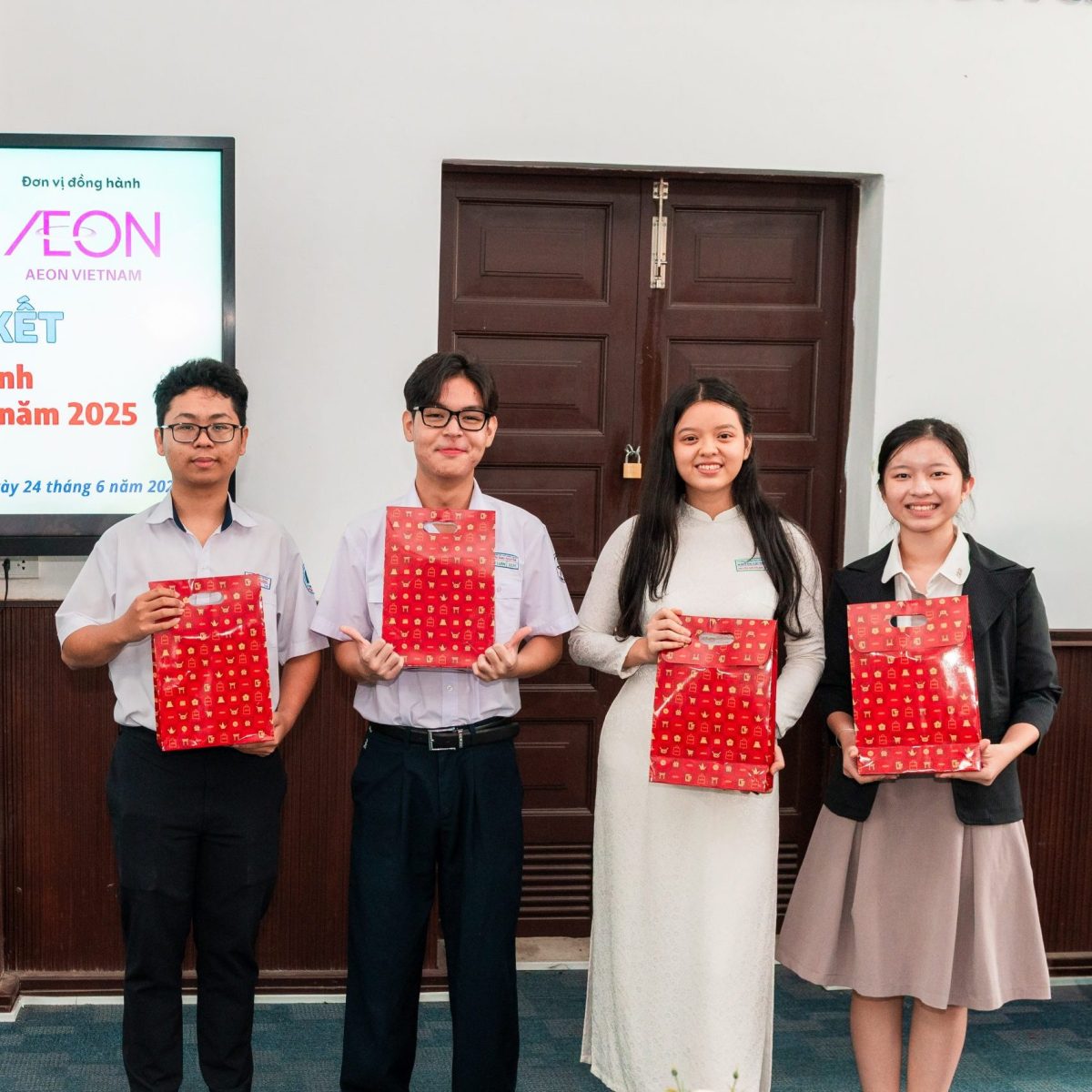 CUỘC THI HÙNG BIỆN TIẾNG ANH 2025: CHẮP CÁNH ƯỚC MƠ, GIEO MẦM ĐỔI MỚI